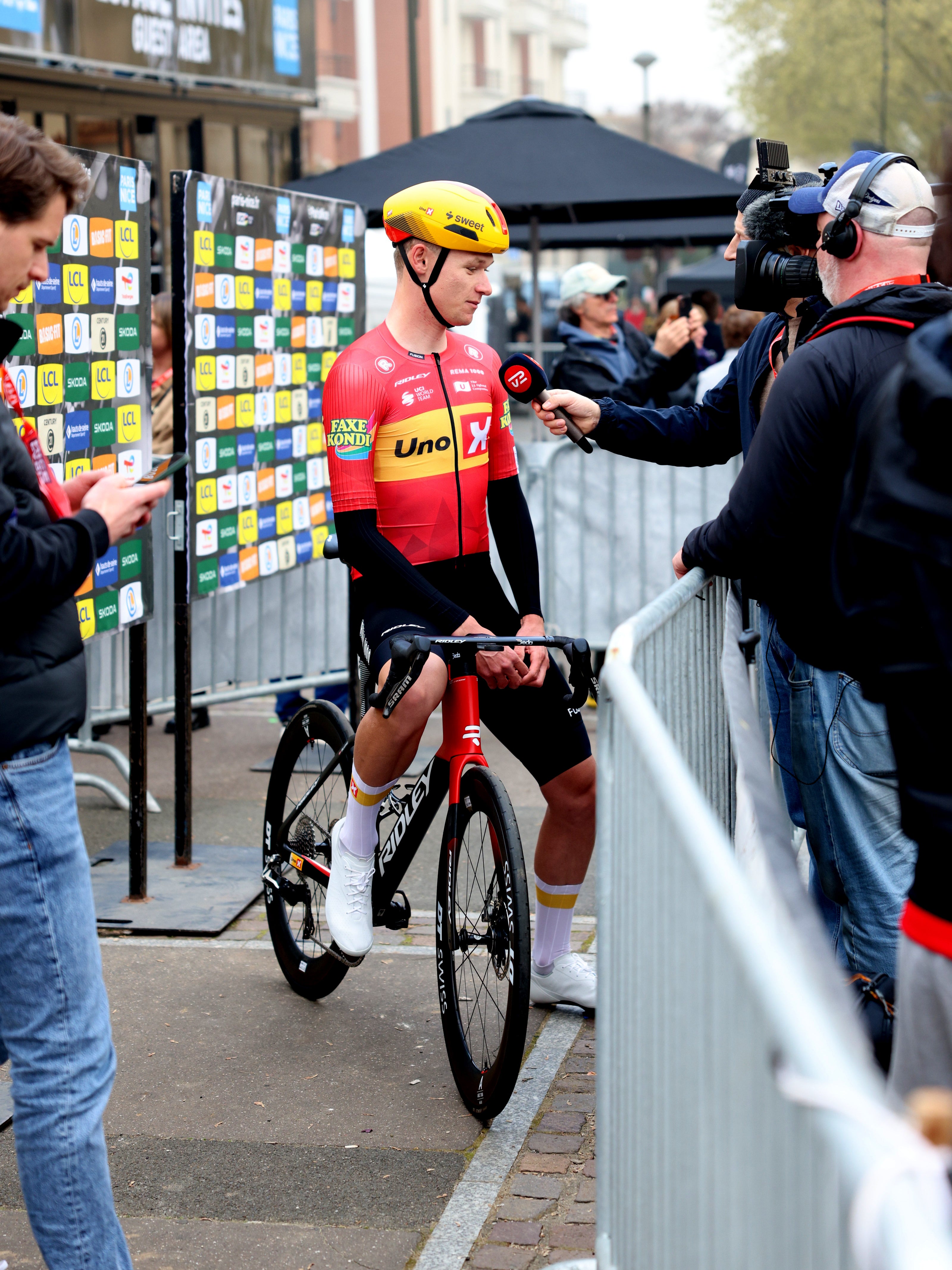 10931221